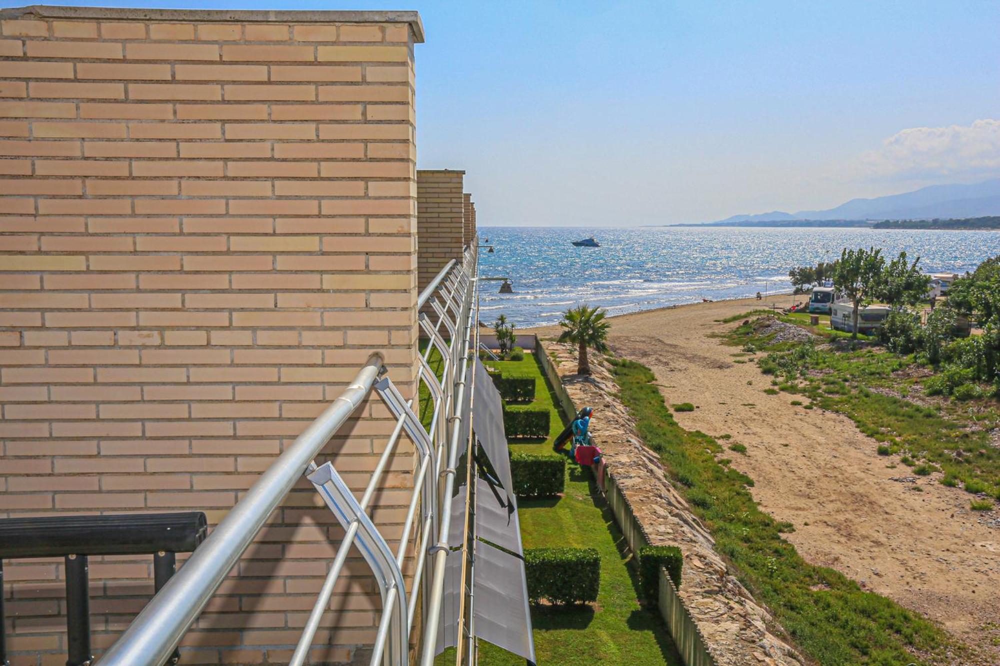 Апартаменты Di Mare Litoral Costa Dorada - Only Families Mont-roig del Camp Экстерьер фото